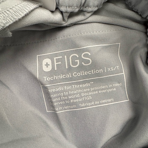 Figs Technical Collection Gray Pants - Picture 3 of 3
